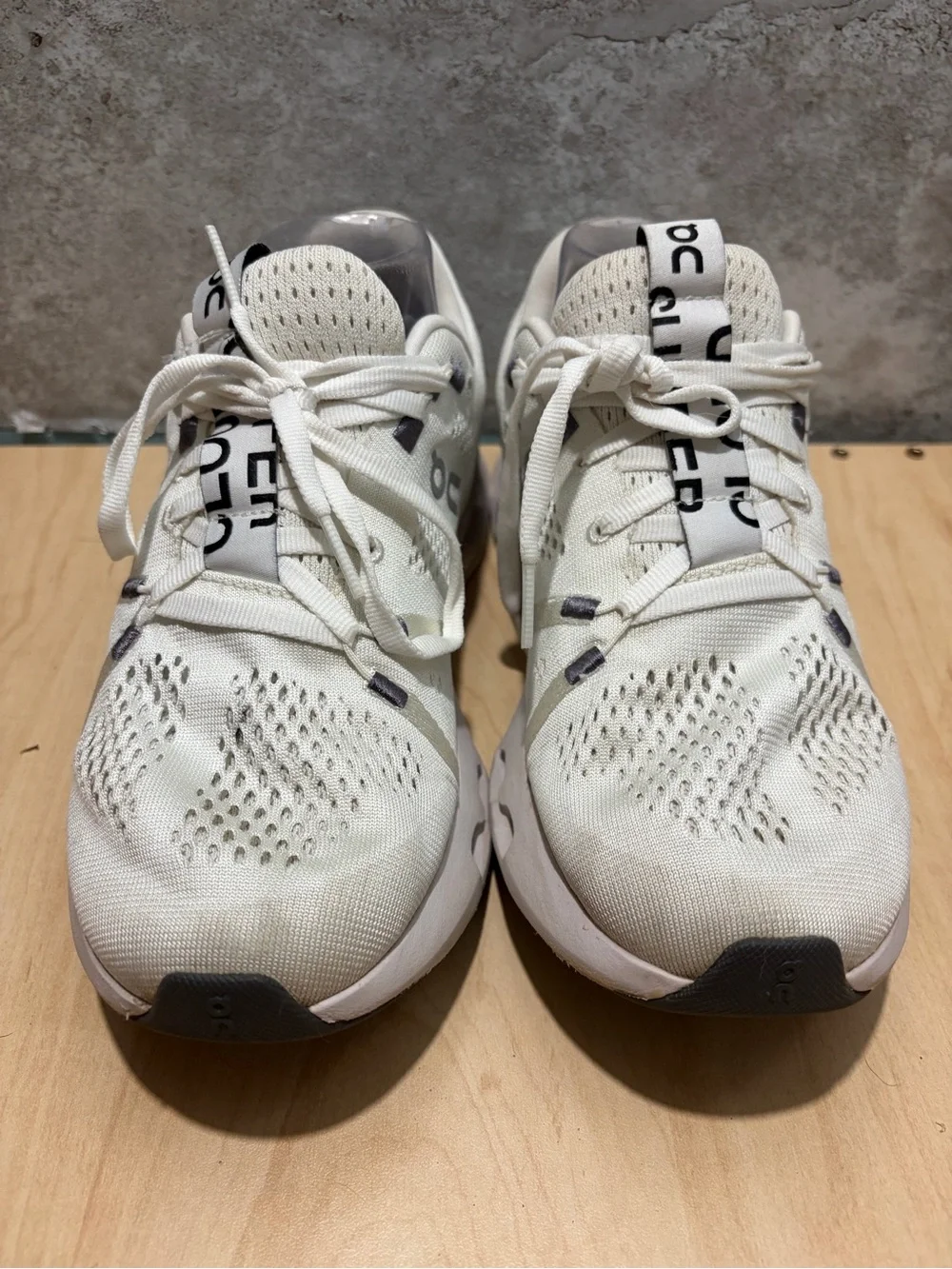 On Cloudsurfer road-running shoe size women’s 8